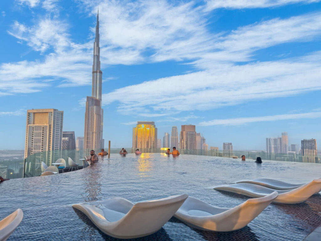 Near Dubai Mall | PoolAccess | SunSetView |KingBed