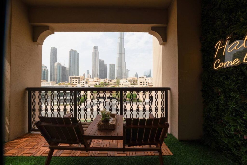 Central 2br Apartment | Theatre Room | Pool Access