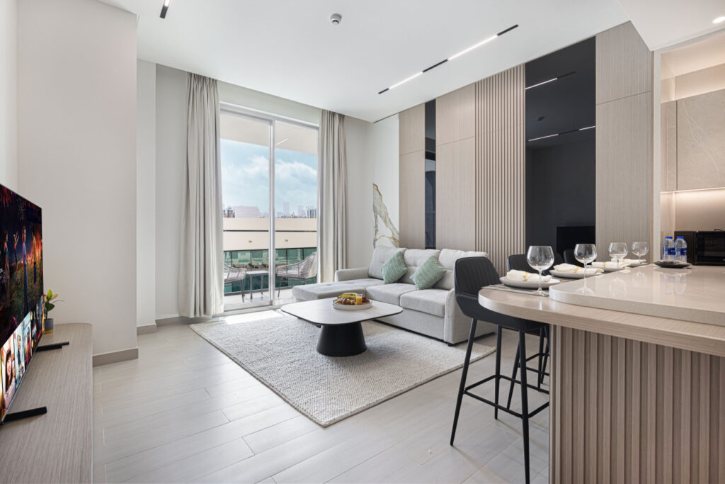 Stylish Family Retreat | Sleeps 6 | Heart of JVC