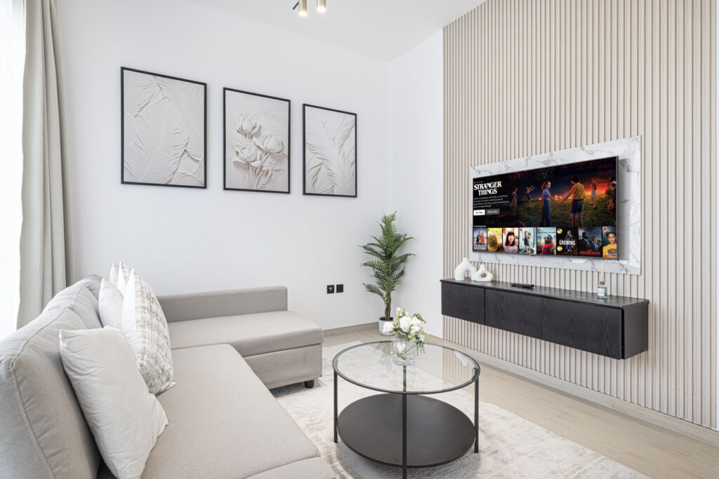 Sophisticated 1BR Escape | High-Floor Views | Pool & Gym Access