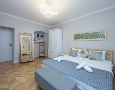 Elegant 2BR House Escape in Vibrant Avlabari
