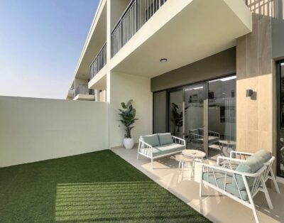 Holland Gardens – Lavish Three Bed Villa with Private Garden