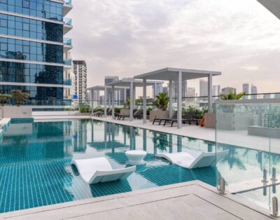 Unique & Modern 2BR Apt & Balcony – Dubai