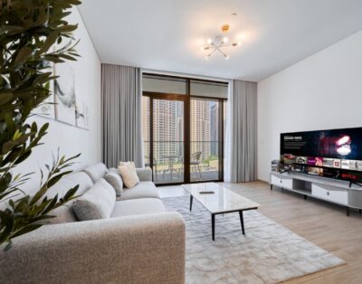 Chic 1BR Escape in Palace Residences | Creek