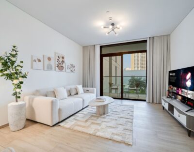 Elegant 1BR Retreat in Palace Residences | Creek